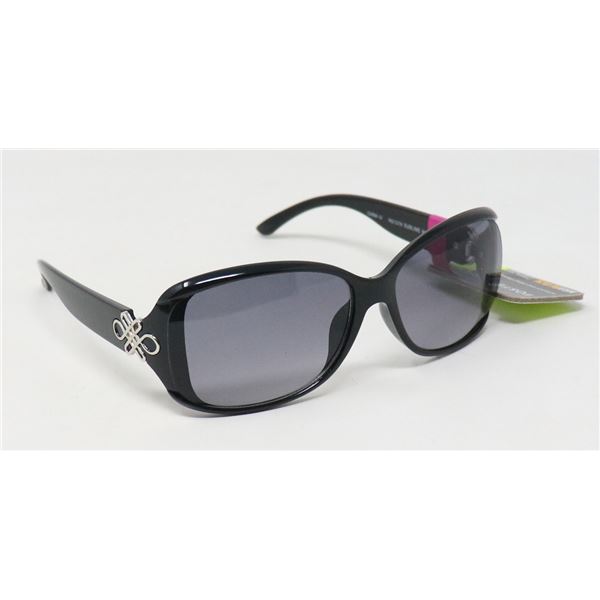 PAIR OF FOSTER  GRANT SUNGLASSES