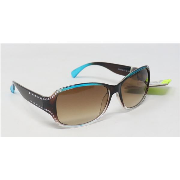 PAIR OF PANAMA JACK SUNGLASSES