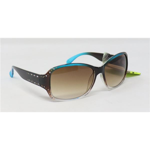 PAIR OF PANAMA JACK SUNGLASSES