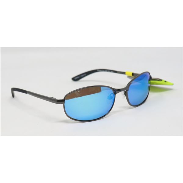 PAIR OF FOSTER  GRANT SUNGLASSES