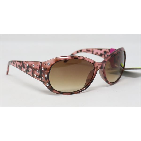 PAIR OF FOSTER  GRANT SUNGLASSES