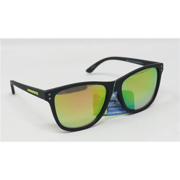 PAIR OF PANAMA JACK SUNGLASSES