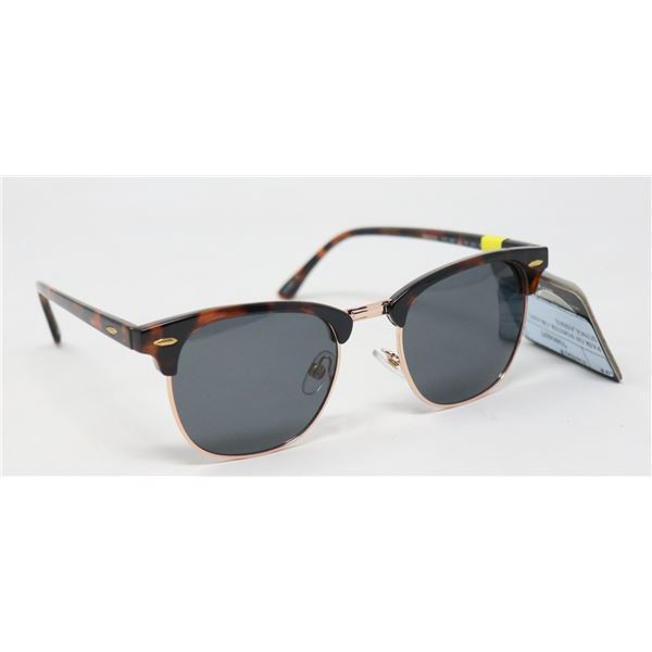 PAIR OF FOSTER GRANT SUNGLASSES