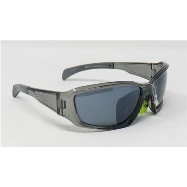 PAIR OF PANAMA JACK SUNGLASSES