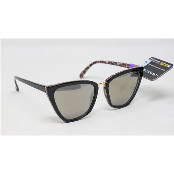 PAIR OF FOSTER GRANT SUNGLASSES
