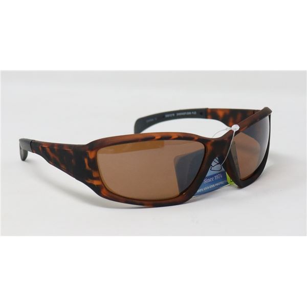 PAIR OF PANAMA JACK SUNGLASSES