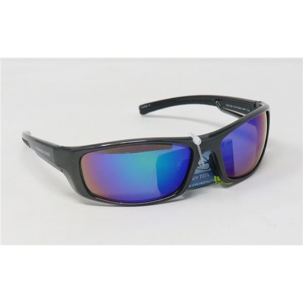 PAIR OF PANAMA JACK SUNGLASSES