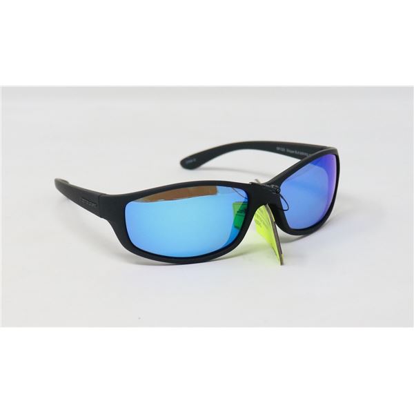 PAIR OF FOSTER GRANT SUNGLASSES