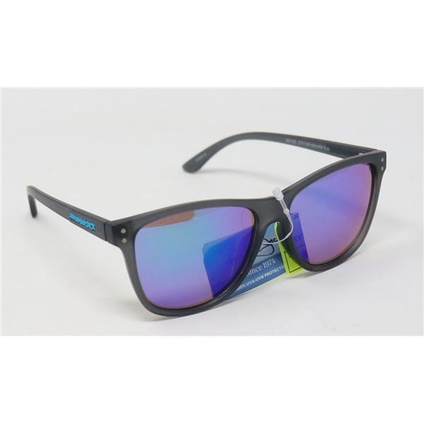 PAIR OF PANAMA JACK SUNGLASSES