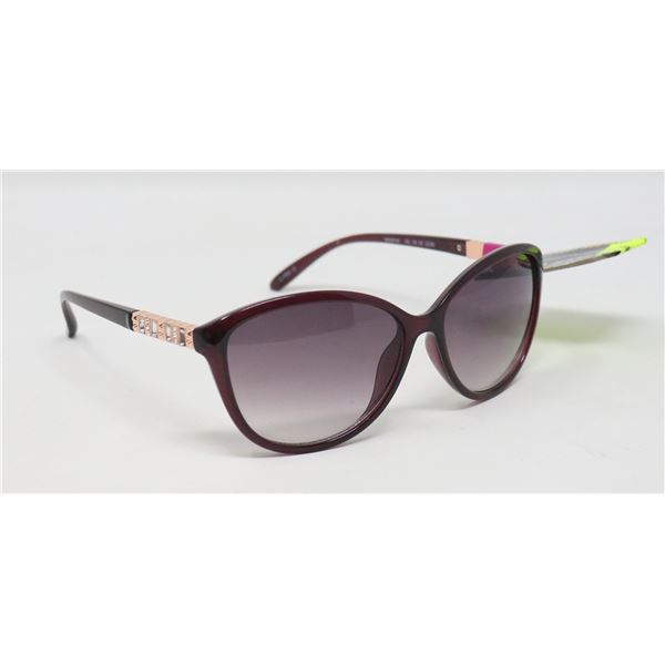 PAIR OF FOSTER GRANT SUNGLASSES