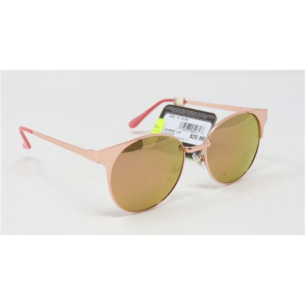 PAIR OF PANAMA JACK SUNGLASSES