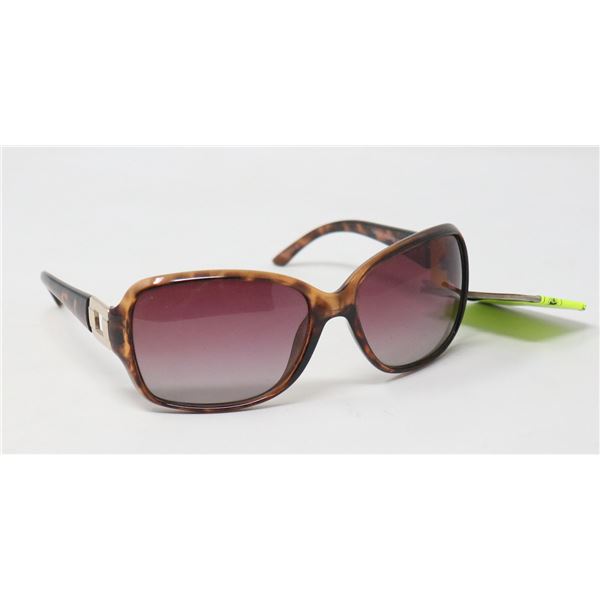 PAIR OF FOSTER GRANT SUNGLASSES