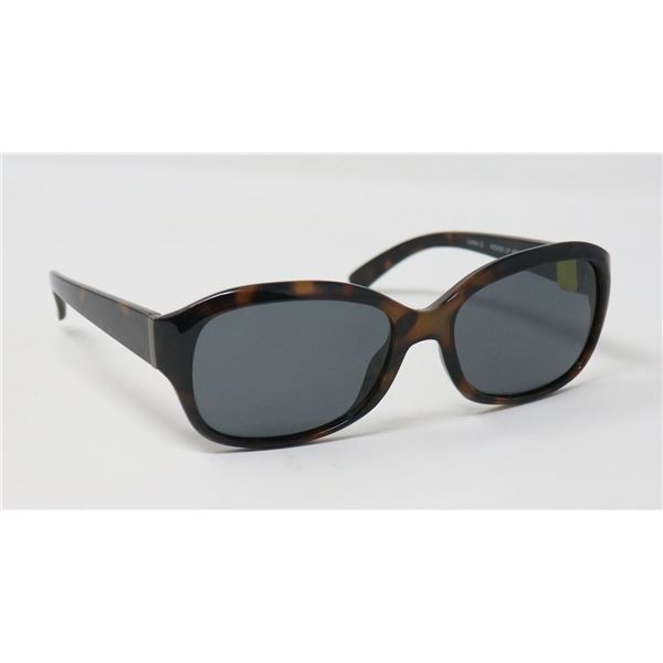 PAIR OF FOSTER GRANT SUNGLASSES