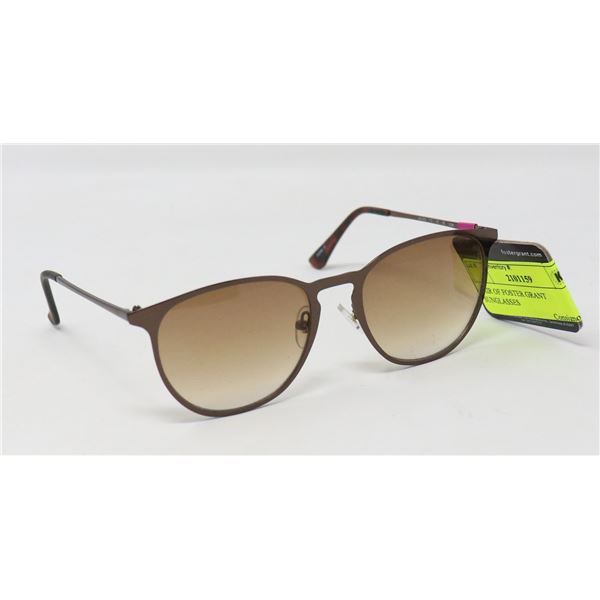 PAIR OF FOSTER GRANT SUNGLASSES
