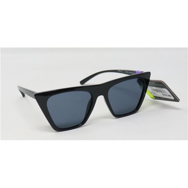 PAIR OF FOSTER GRANT SUNGLASSES