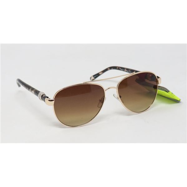 PAIR OF FOSTER GRANT SUNGLASSES