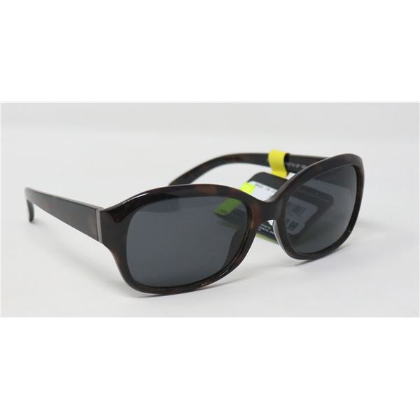 PAIR OF FOSTER GRANT SUNGLASSES