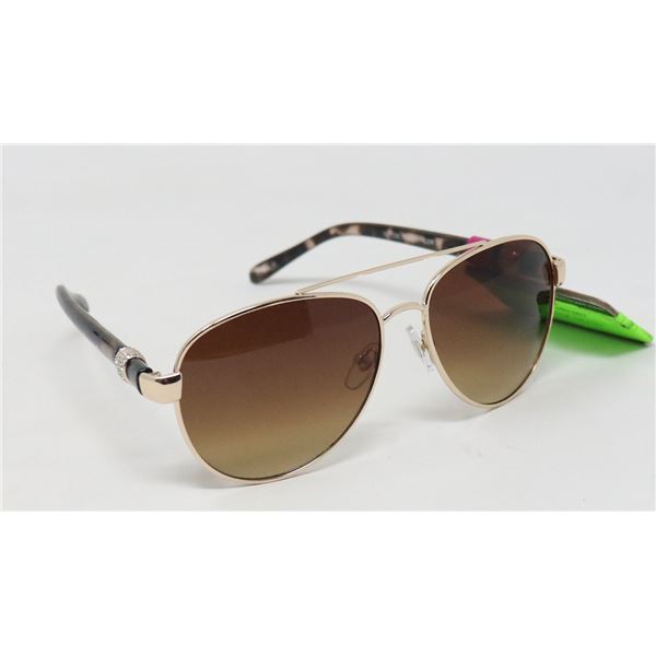 PAIR OF FOSTER GRANT SUNGLASSES