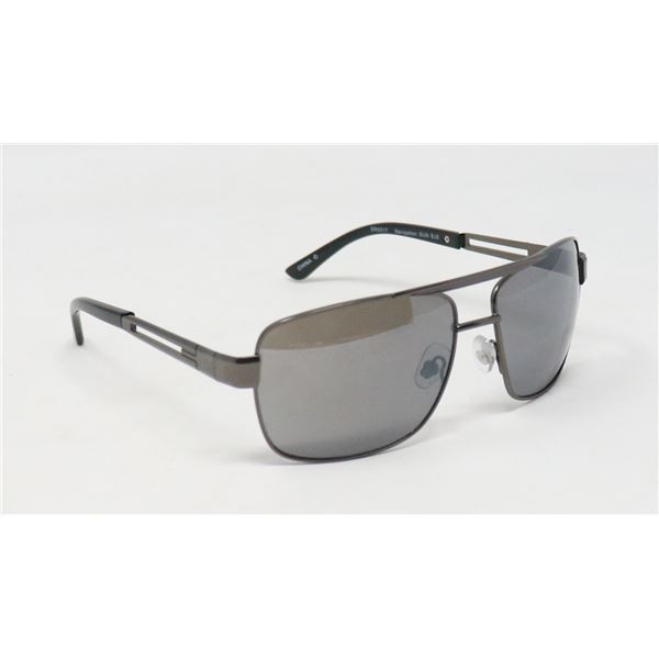 PAIR OF NEW FOSTER GRANT SUNGLASSES