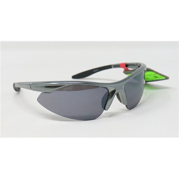 PAIR OF FOSTER GRANT SUNGLASSES