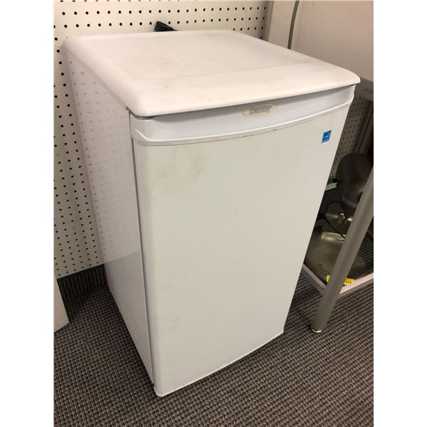 Danby white compact/ bar fridge