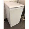 Image 1 : Danby white compact/ bar fridge