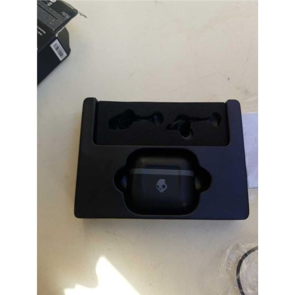 SKULLCANDY INDY EVO TRUE WIRLESS EARBUDS IN CHARGING CASE - TESTED WORKING