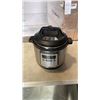 Image 1 : INSIGNIA 8 QUART MULTIFUNCTION PRESSURE COOKER TESTED AND WORKING