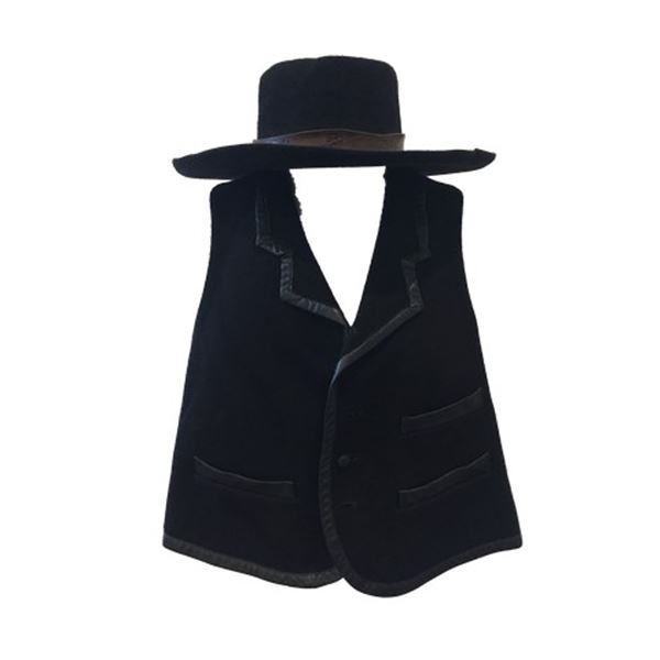 The Hateful Eight Western Hat and Vest Movie Costumes