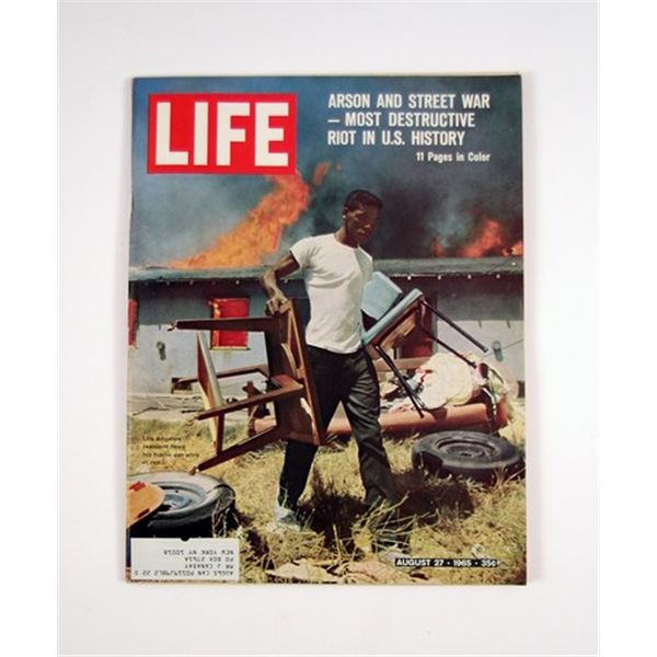 Big Eyes Life Magazine Movie Props