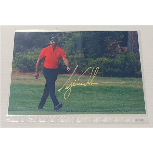 Tiger Woods Signed Picture 12x8  w/COA