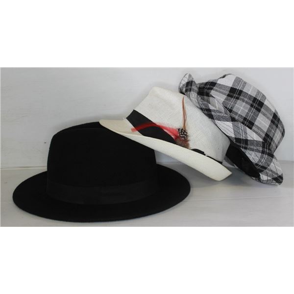 ESTATE FLAT WITH 3 MENS COLLECTIBLE VINTAGE HATS