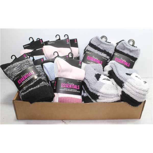 NEW WOMENS 38 PAIR COZY SOCKS SIZE 9-11