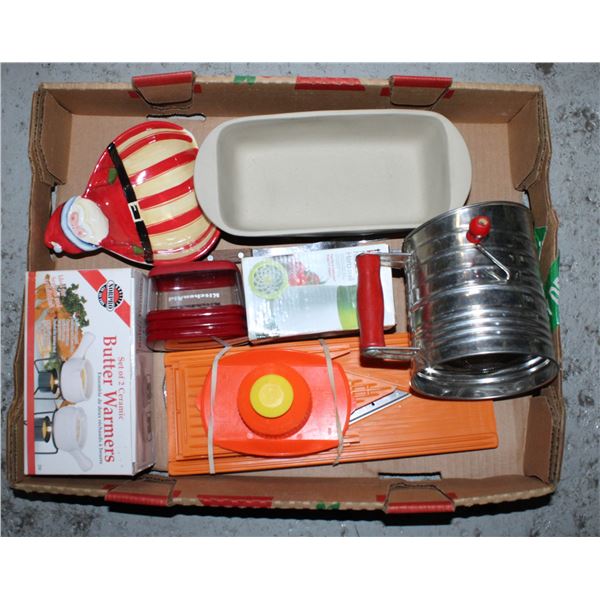 FLAT OF ASSORTED KITCHENWARE