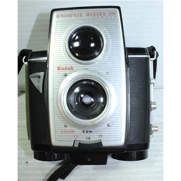 VINTAGE 50'S KODAK BROWNIE REFLEX 20 CAMERA