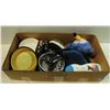 Image 1 : BOX OF ASSORTED DOG ACCESSORIES