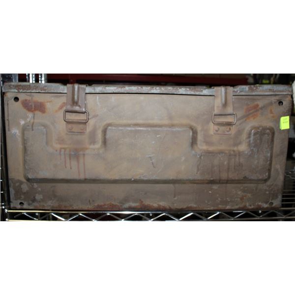 VINTAGE MILITARY CASE