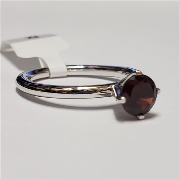 193) SILVER GARNET(0.9CT) RING, SIZE 6.5