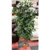 Image 1 : 70" TALL ARTIFICIAL TREE