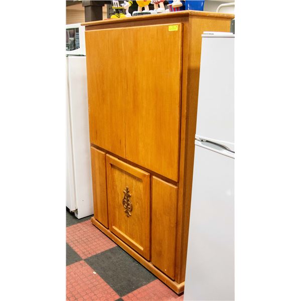 SOLID WOOD CORNER CABINET ARMOIRE W/ SHELVING ON