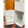 Image 2 : FRIGIDAIRE COMPACT APARTMENT SIZE FRIDGE W/