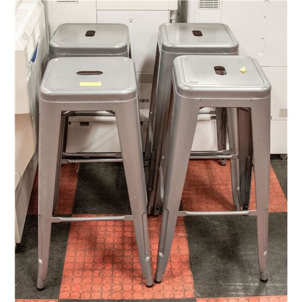 SET OF 4 METAL STACKABLE PUB/COUNTER HEIGHT