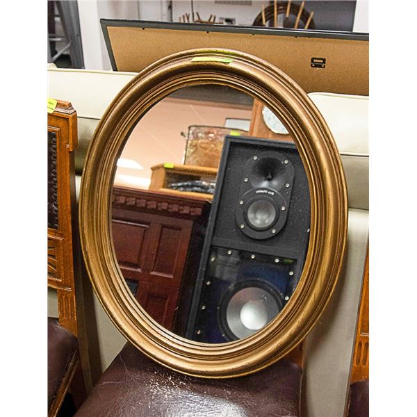 OVAL WALL MIRROR APPROX H-28  W-20 