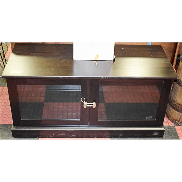 DARK TV STAND  41  X 17.5  X 19.5  TALL