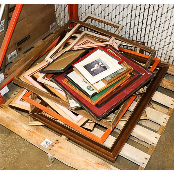 PALLET OF VINTAGE PICTURES & FRAMES