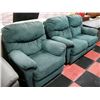 Image 1 : RECLINING GREEN LOVESEAT & CHAIR