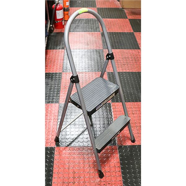 2 STEP FOLDING STOOL