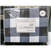 Image 1 : STYLISH 4 PIECE MICROFIBER SHEET SET - QUEEN