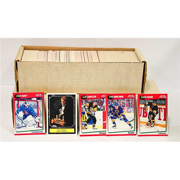 BOX OF ASSORTED VINTAGE SPORTS CARDS