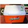 Image 1 : RUBBERMAID GATORADE COOLER